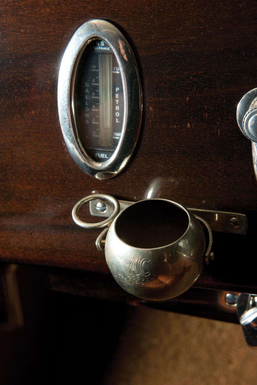Детали интерьера AC Acedes-Magna Tourer 1929 года  (фото 7 из 24)